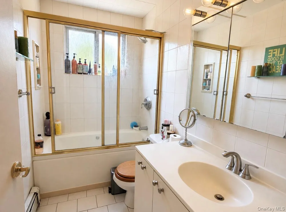 83 Bud Lane Levittown, NY 11756