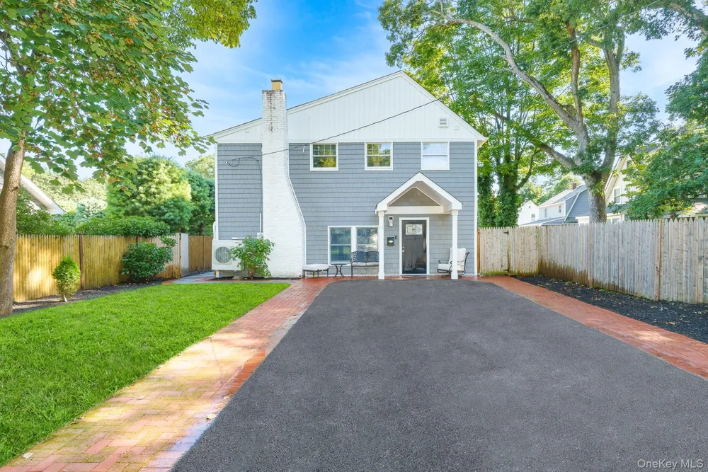 10 Hill Street Northport, NY 11768