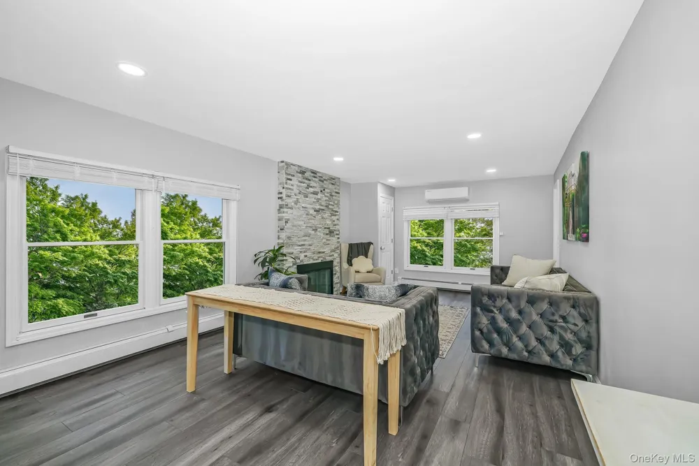 10 Hill Street Northport, NY 11768