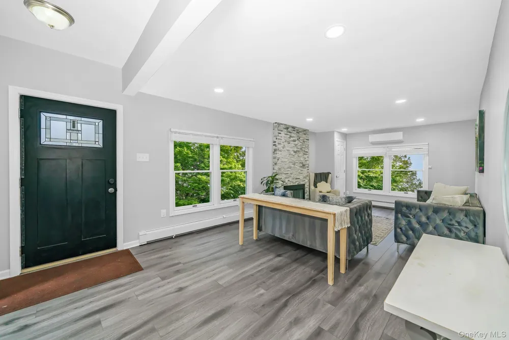10 Hill Street Northport, NY 11768