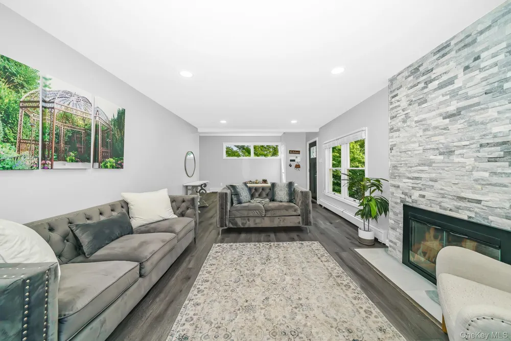 10 Hill Street Northport, NY 11768