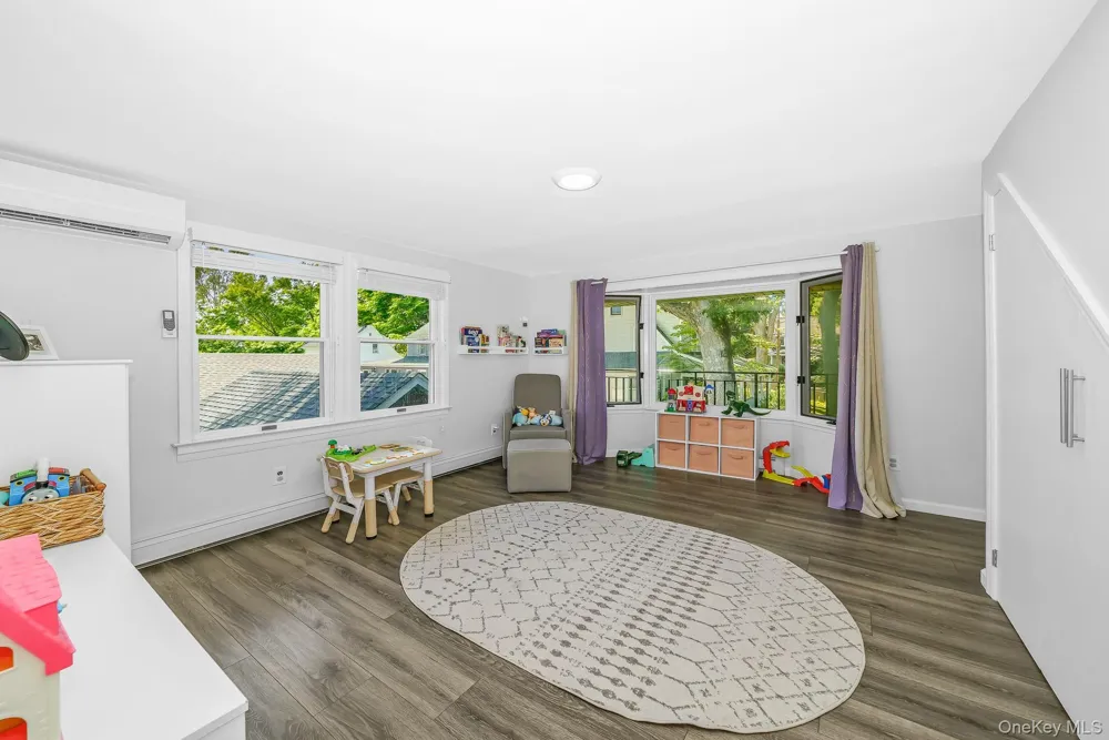 10 Hill Street Northport, NY 11768