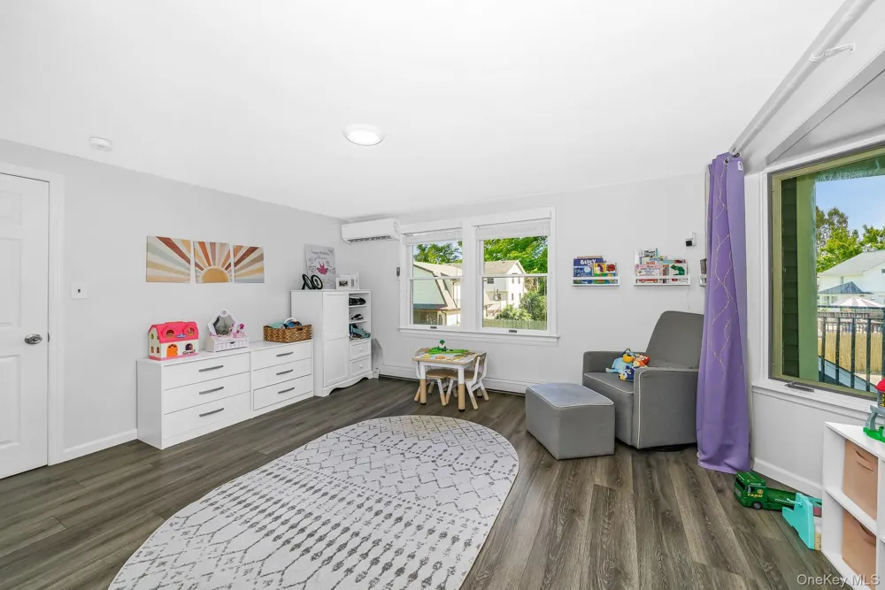 10 Hill Street Northport, NY 11768