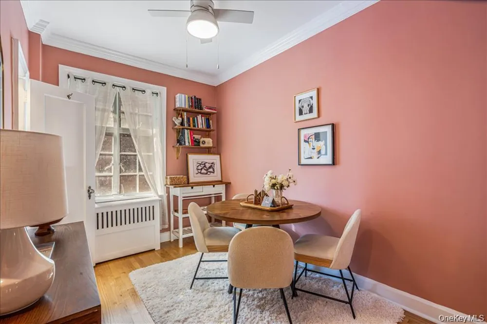 38-30 Douglaston Parkway #2G Douglaston, NY 11363
