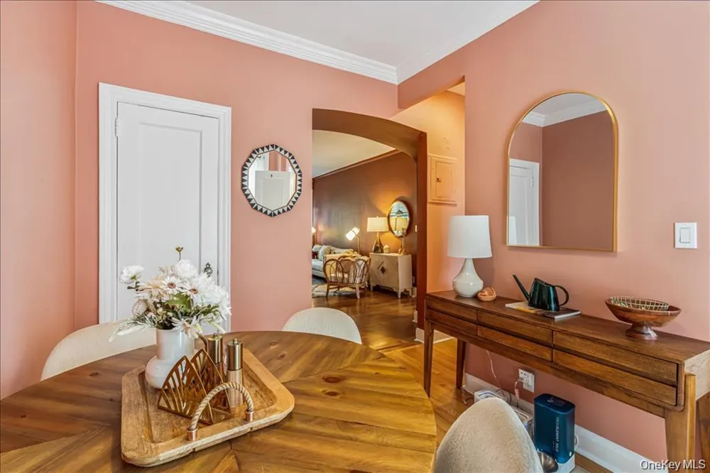 38-30 Douglaston Parkway #2G Douglaston, NY 11363