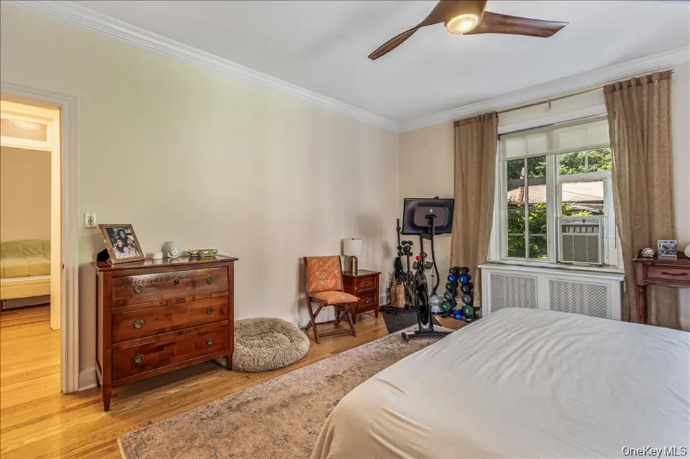 38-30 Douglaston Parkway #2G Douglaston, NY 11363