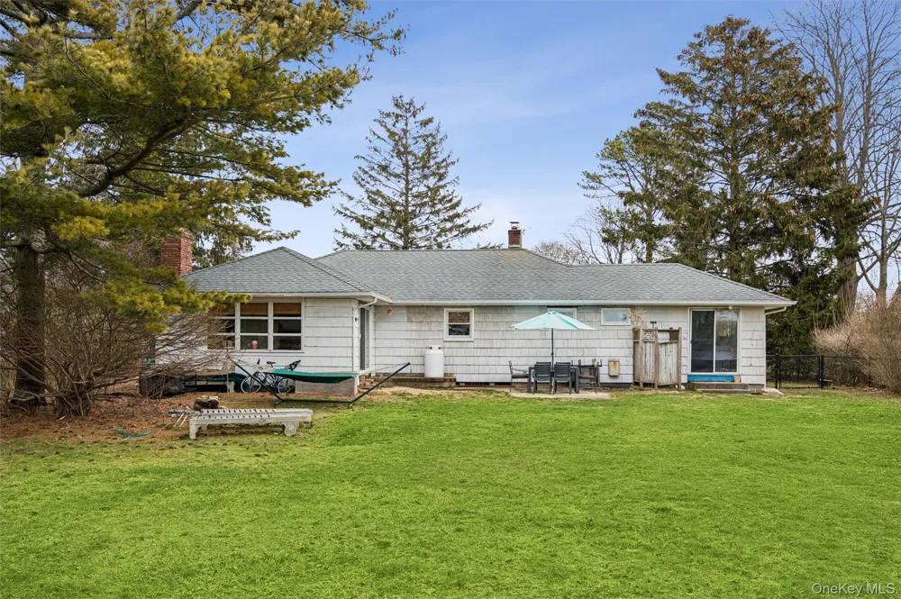 84 Evergreen Avenue East Moriches, NY 11940