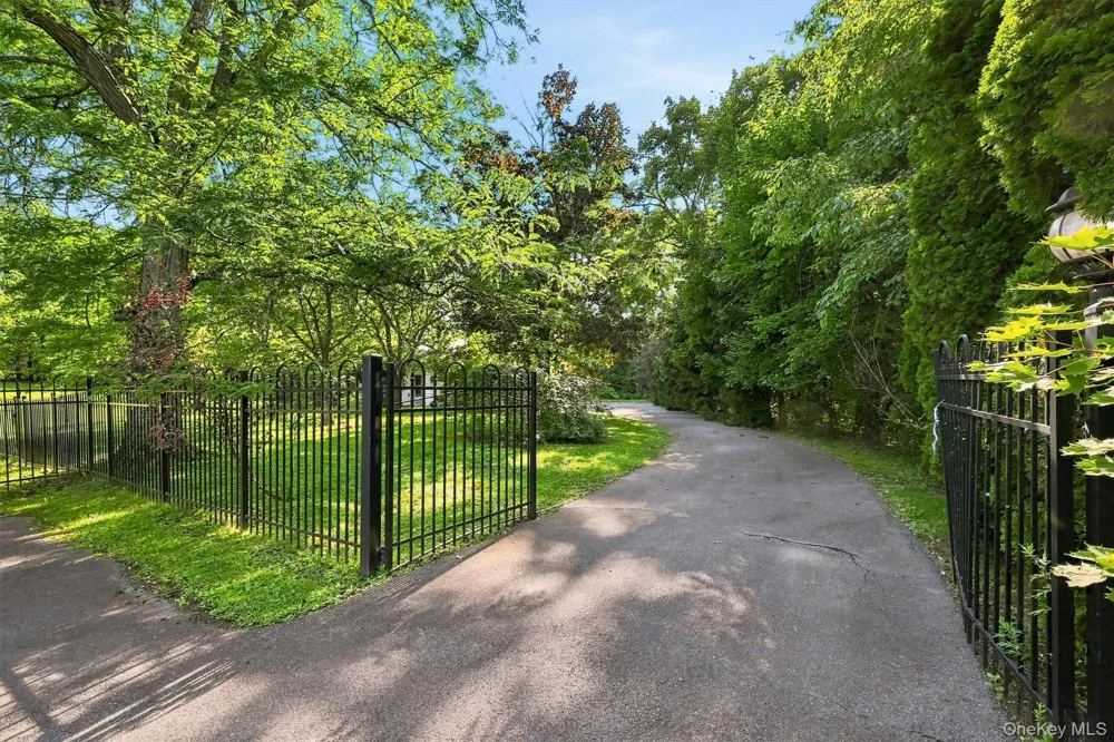 5 Anna Place Marlboro, NY 12542
