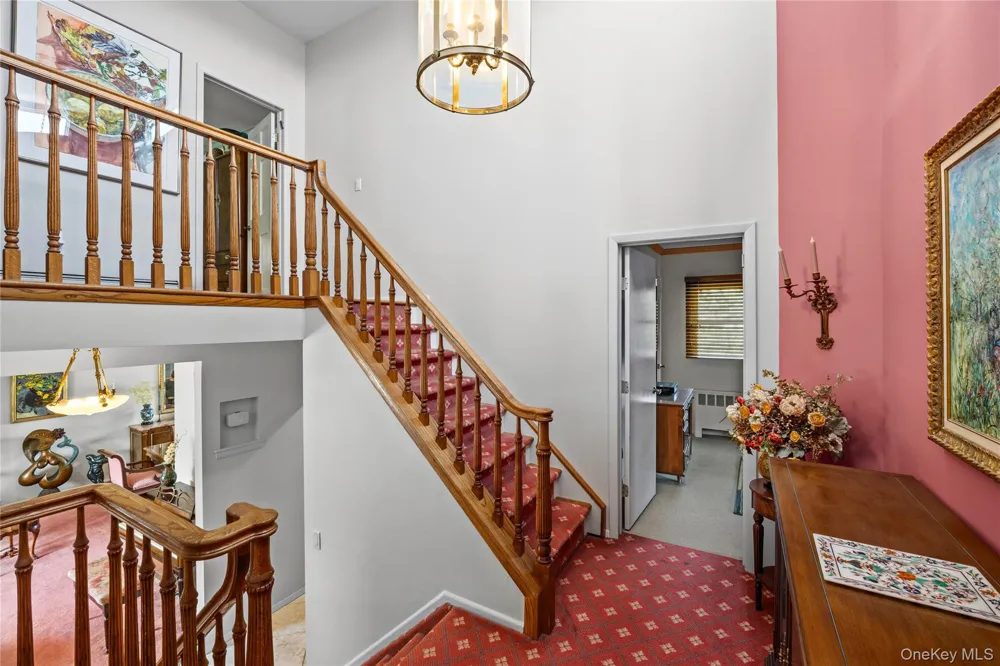 16 Winthrop Road Plainview, NY 11803