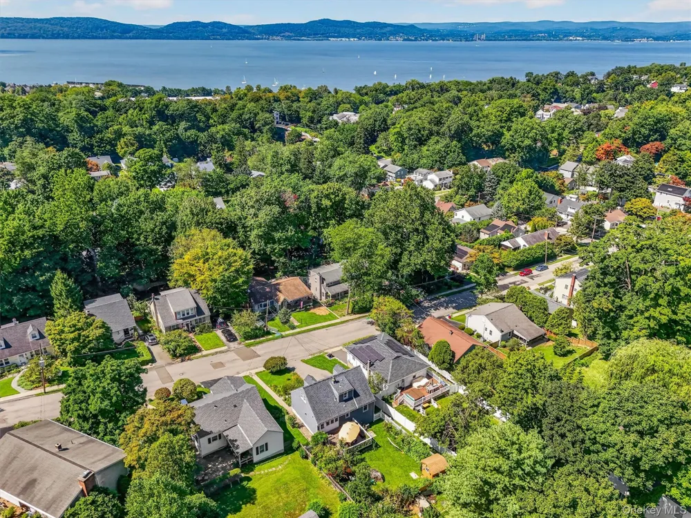 18 Thompson Avenue Croton-on-Hudson, NY 10520