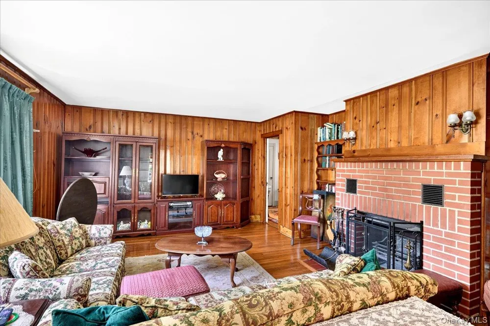 35 Biltmore Drive Mastic Beach, NY 11951