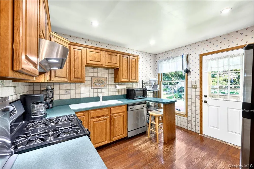 35 Biltmore Drive Mastic Beach, NY 11951