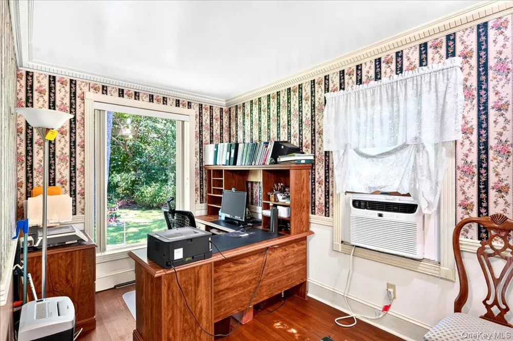 35 Biltmore Drive Mastic Beach, NY 11951