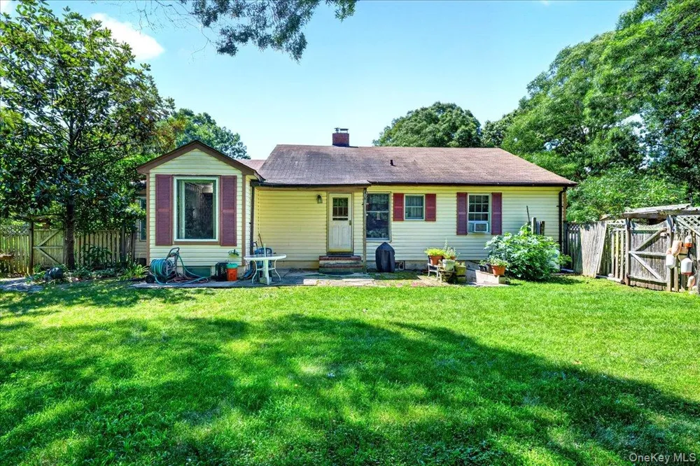 35 Biltmore Drive Mastic Beach, NY 11951