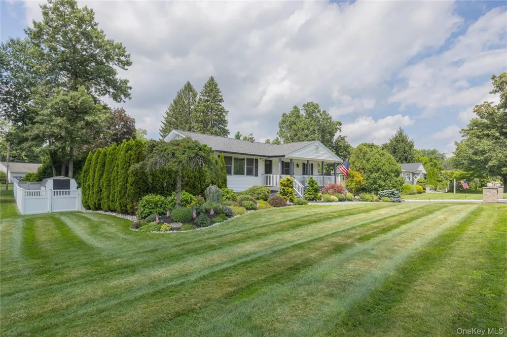 395 Ehrhardt Road Pearl River, NY 10965