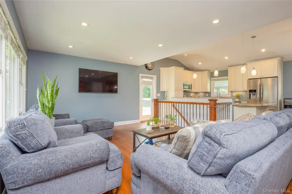 395 Ehrhardt Road Pearl River, NY 10965