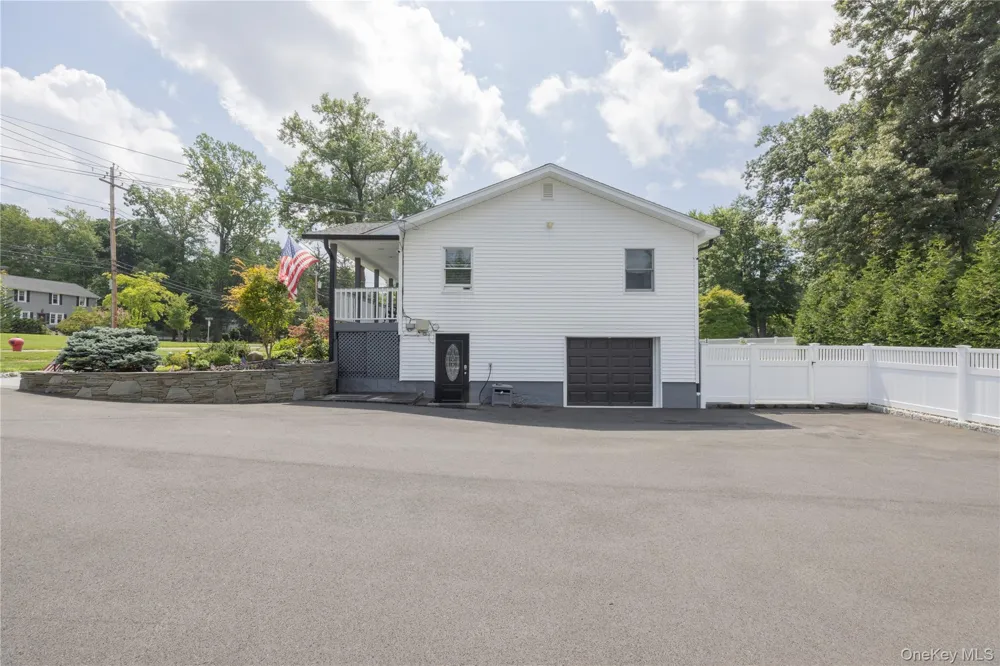 395 Ehrhardt Road Pearl River, NY 10965
