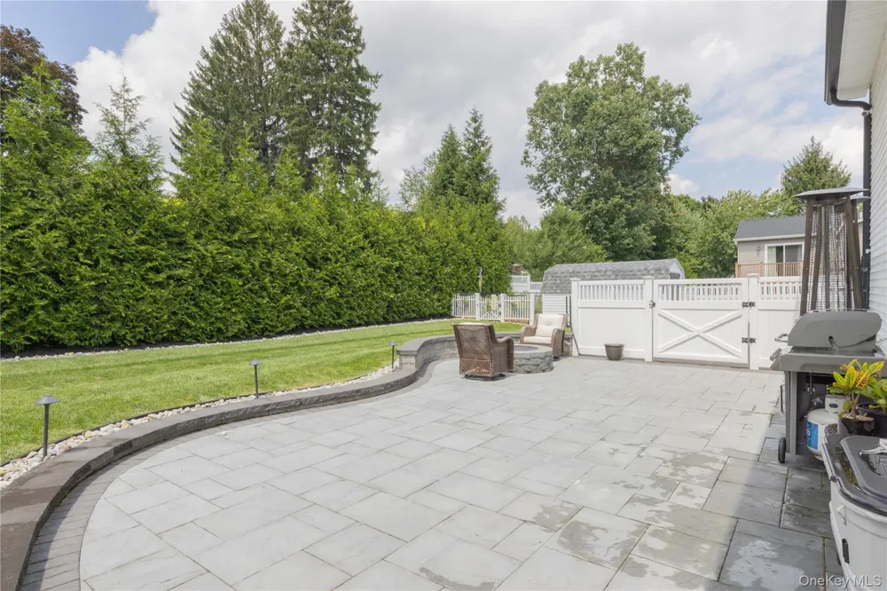 395 Ehrhardt Road Pearl River, NY 10965