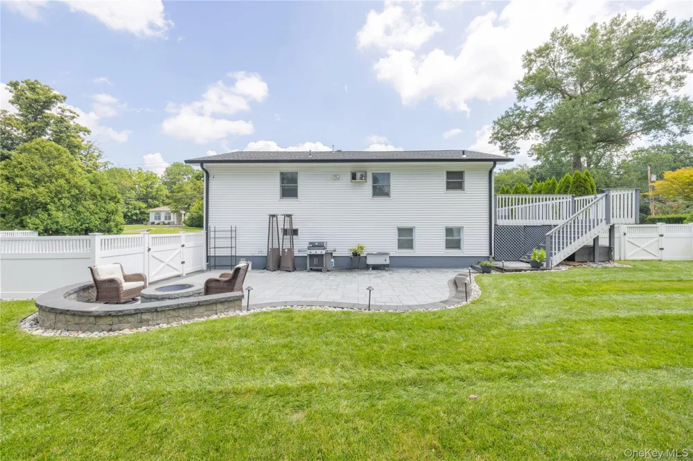 395 Ehrhardt Road Pearl River, NY 10965