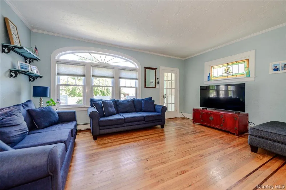 516 W Market Street Long Beach, NY 11561