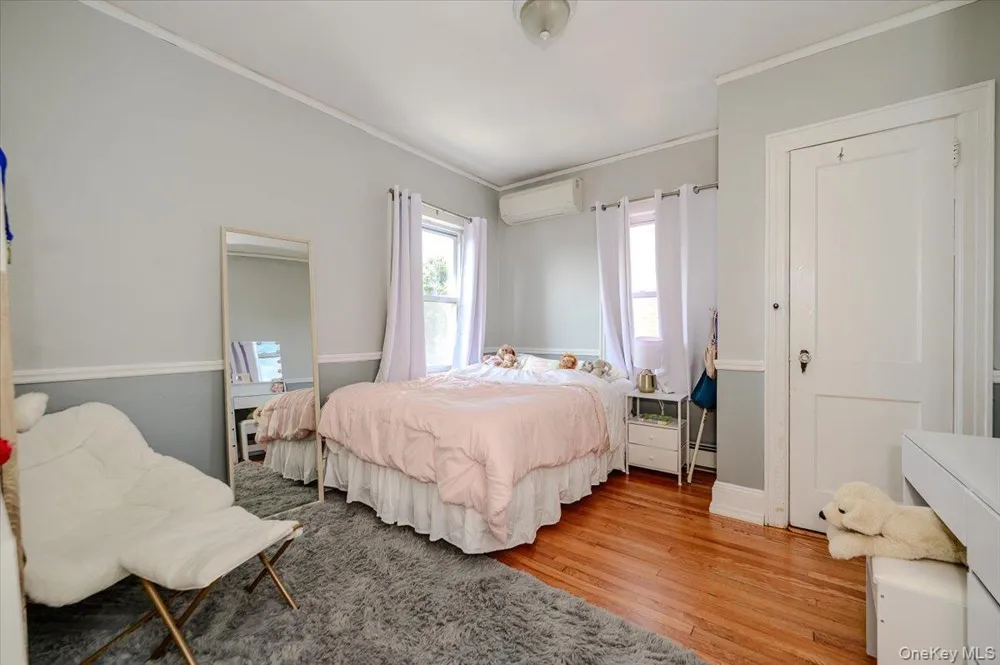 516 W Market Street Long Beach, NY 11561