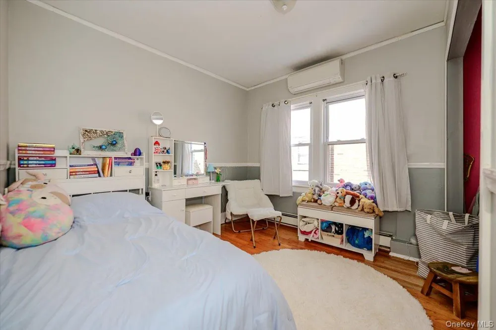 516 W Market Street Long Beach, NY 11561