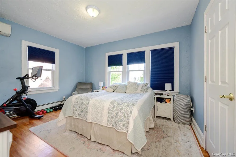 516 W Market Street Long Beach, NY 11561