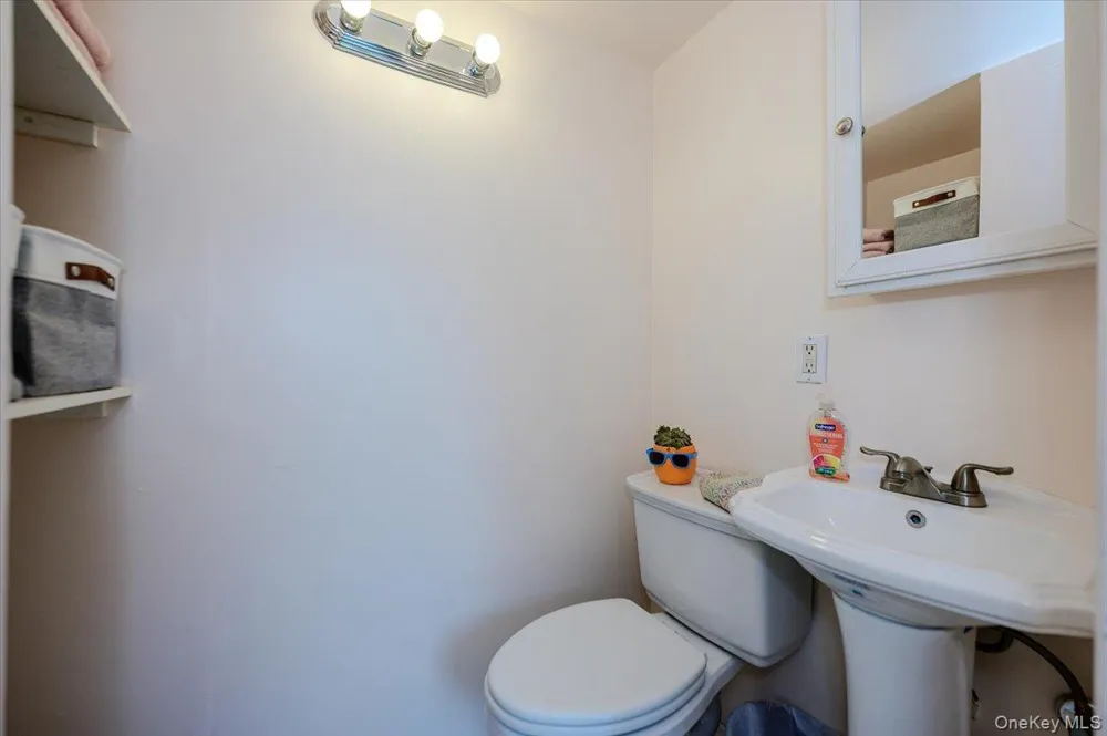 516 W Market Street Long Beach, NY 11561
