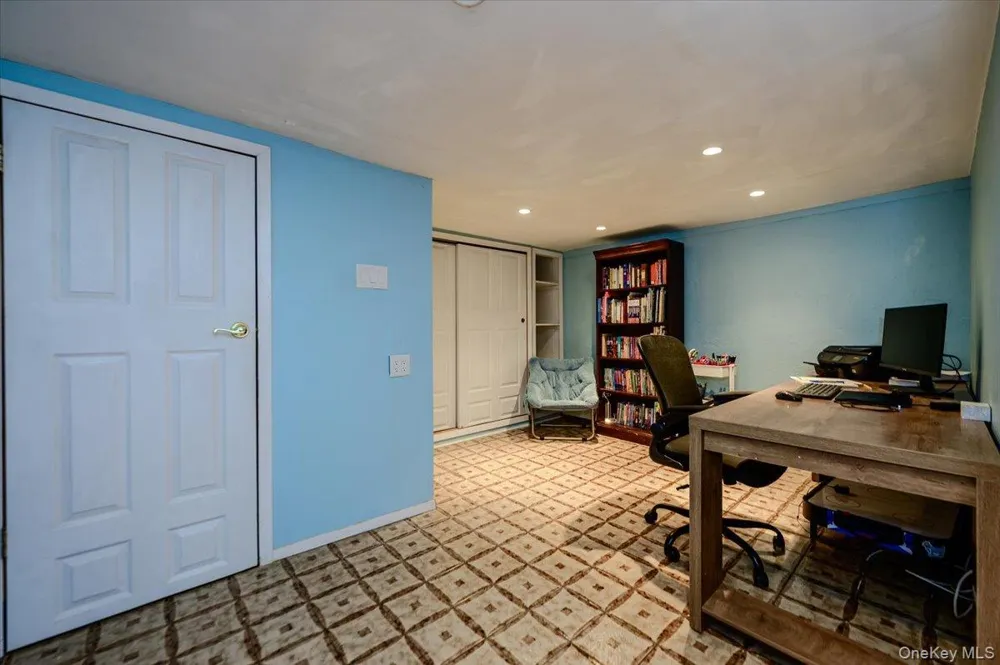 516 W Market Street Long Beach, NY 11561