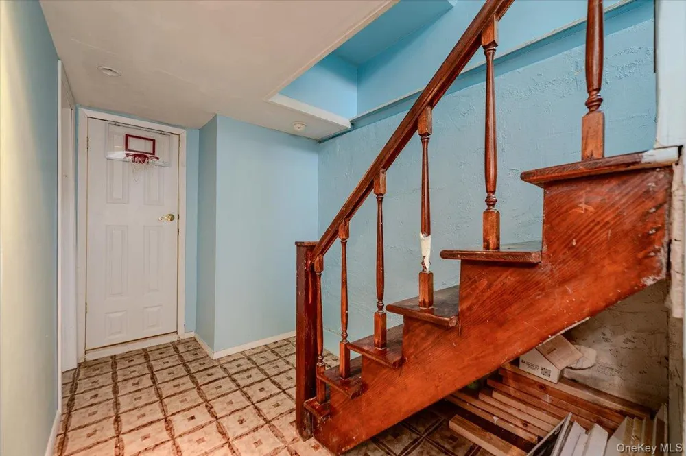 516 W Market Street Long Beach, NY 11561