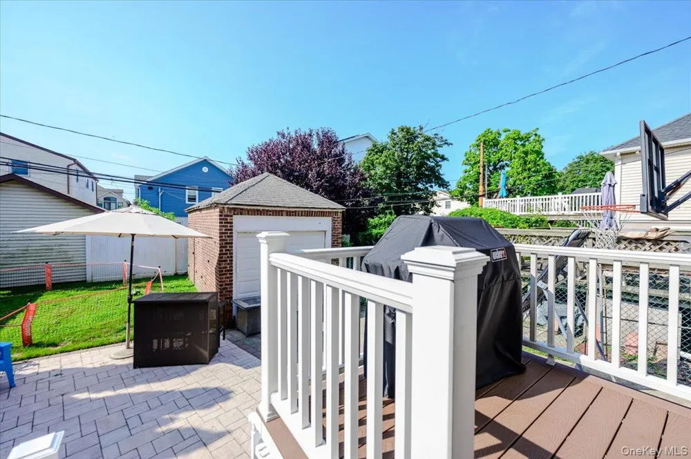 516 W Market Street Long Beach, NY 11561