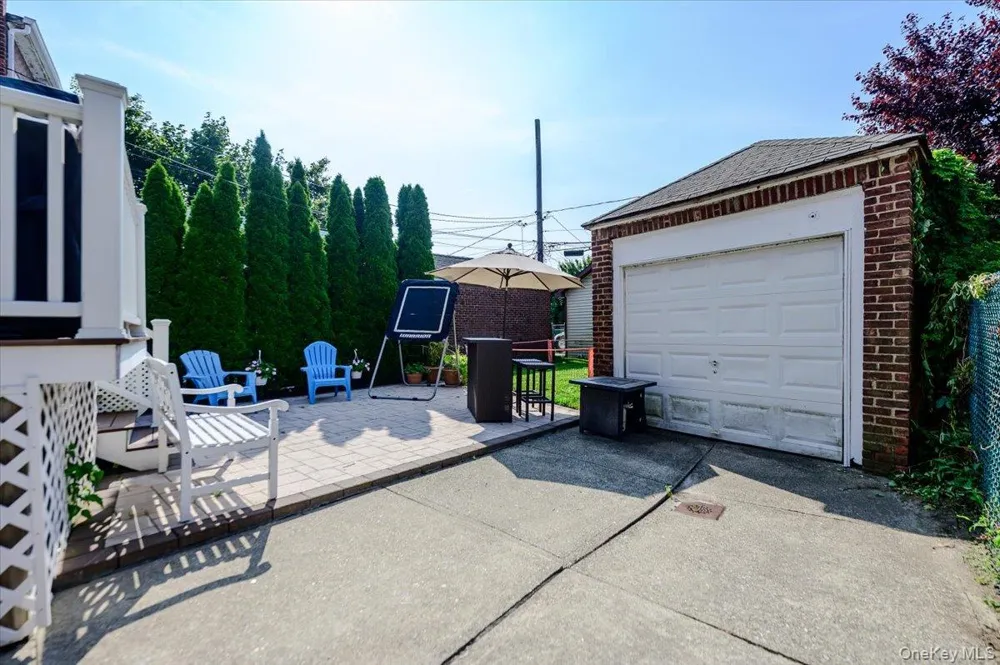 516 W Market Street Long Beach, NY 11561