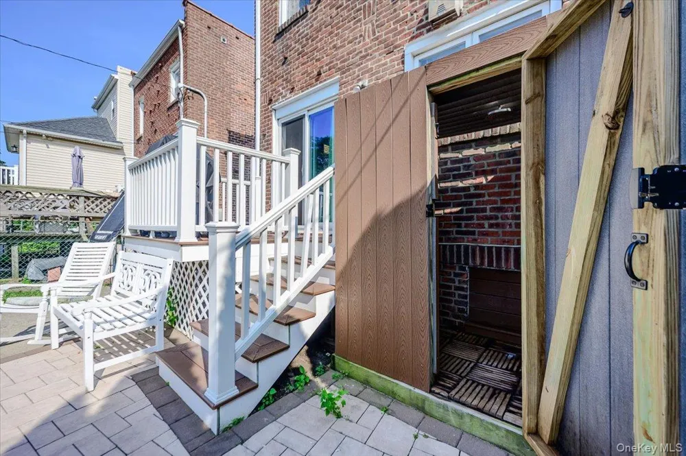 516 W Market Street Long Beach, NY 11561