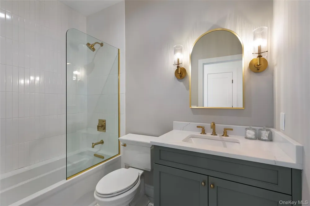 128 Juniper Lane #26 Yaphank, NY 11980