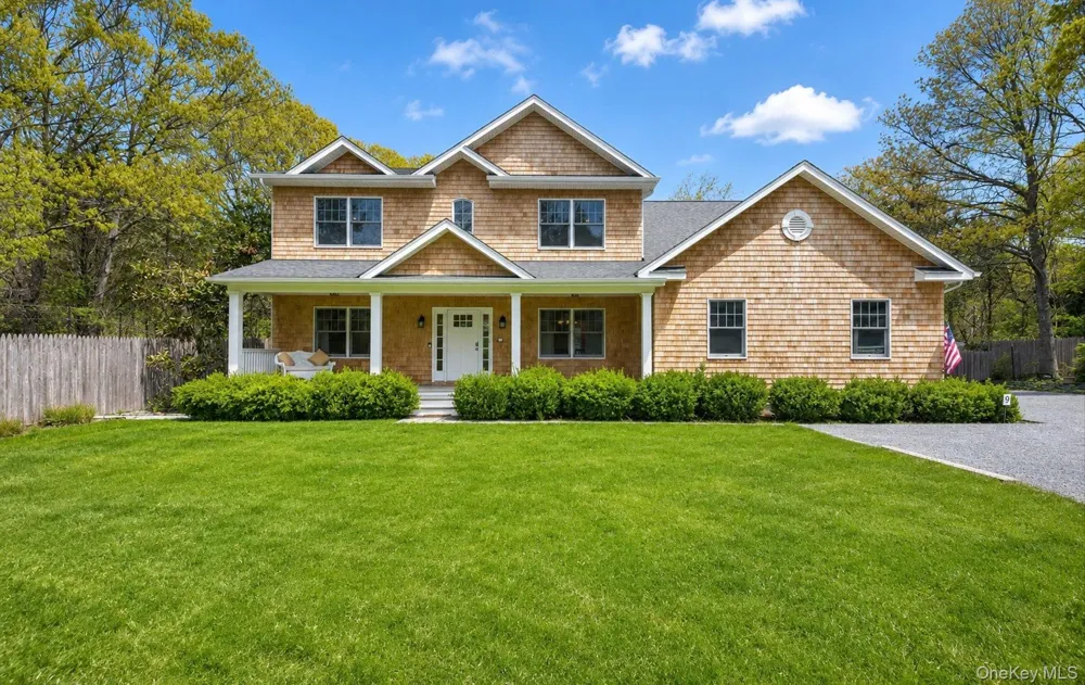 9 Briarsweet Lane East Hampton, NY 11937