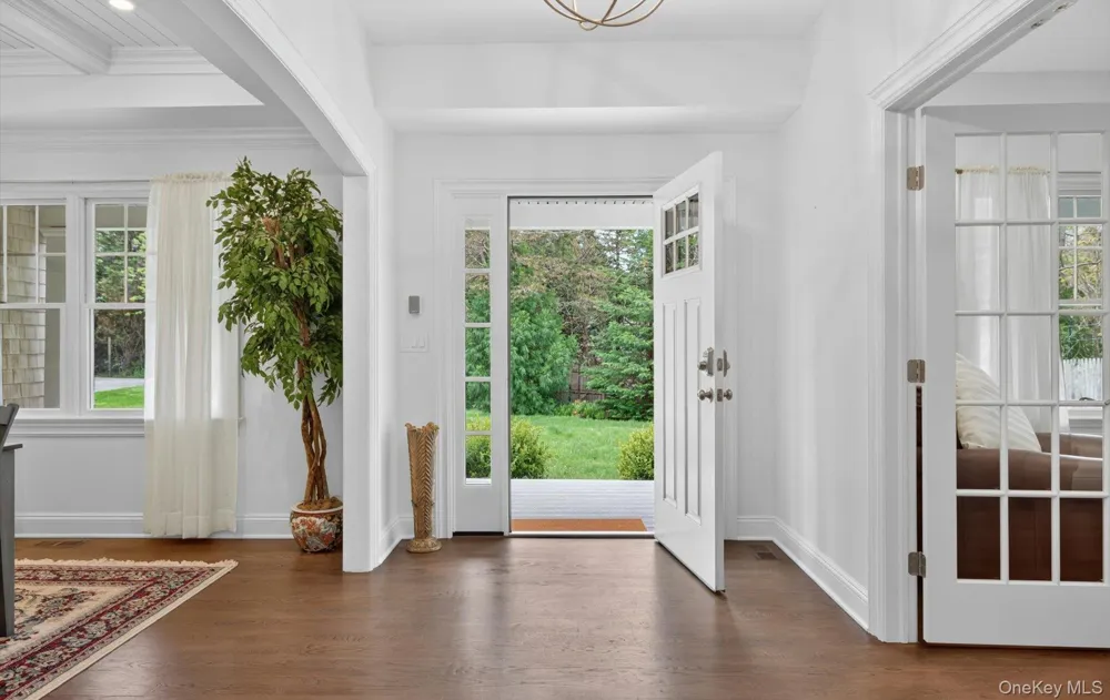 9 Briarsweet Lane East Hampton, NY 11937