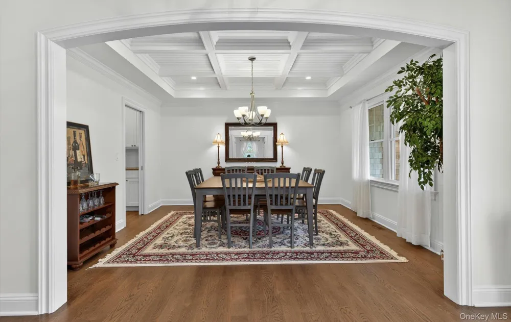 9 Briarsweet Lane East Hampton, NY 11937