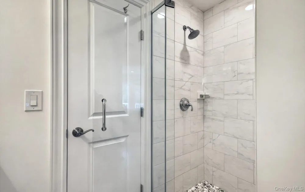9 Briarsweet Lane East Hampton, NY 11937