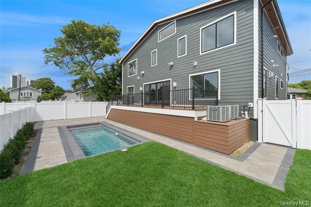 141 Flamingo Street Atlantic Beach, NY 11509