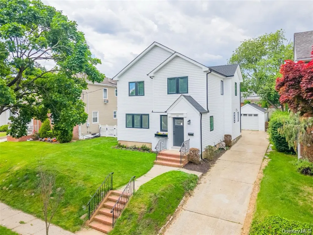 105 Moore Street New Hyde Park, NY 11040