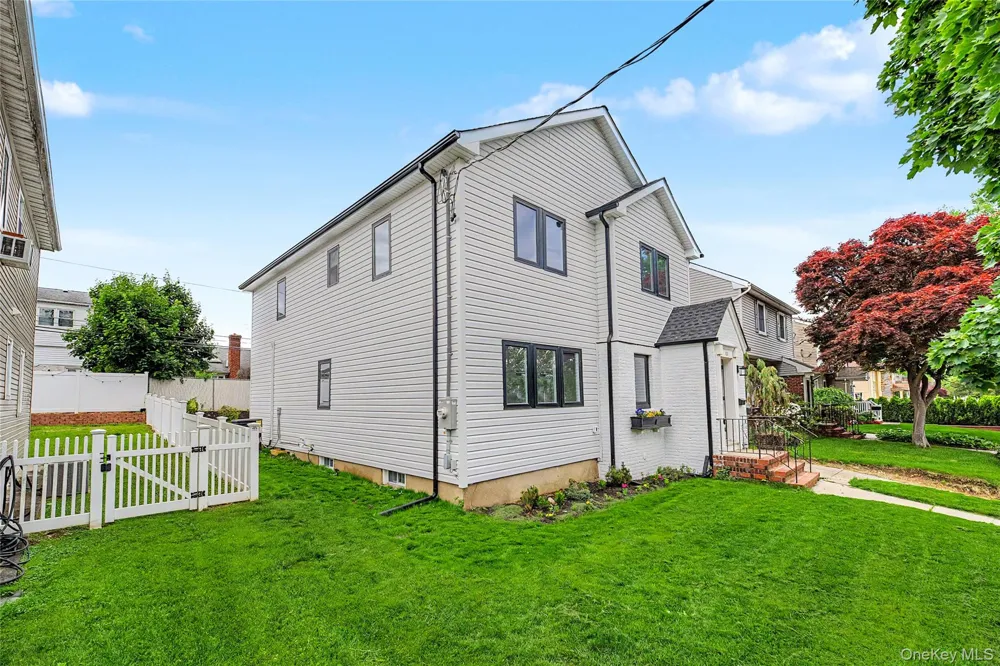 105 Moore Street New Hyde Park, NY 11040