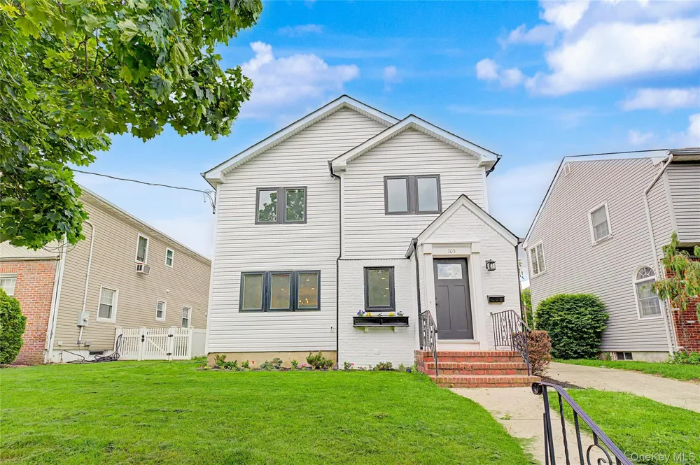 105 Moore Street New Hyde Park, NY 11040