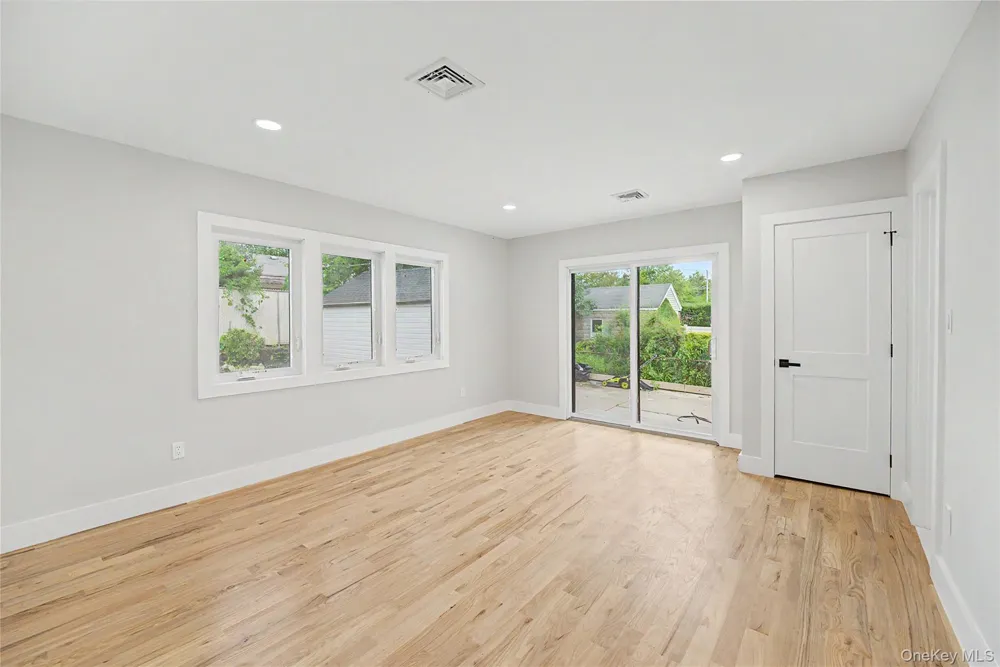 105 Moore Street New Hyde Park, NY 11040