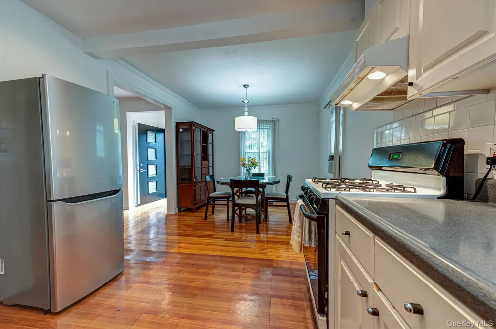 15 Yale Boulevard New Hyde Park, NY 11040