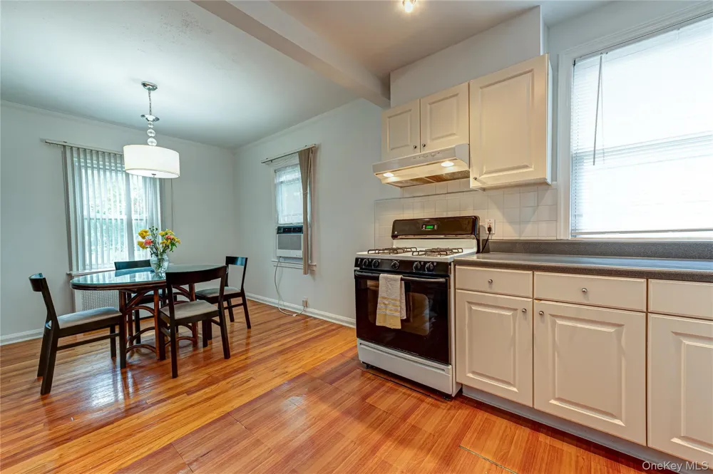 15 Yale Boulevard New Hyde Park, NY 11040