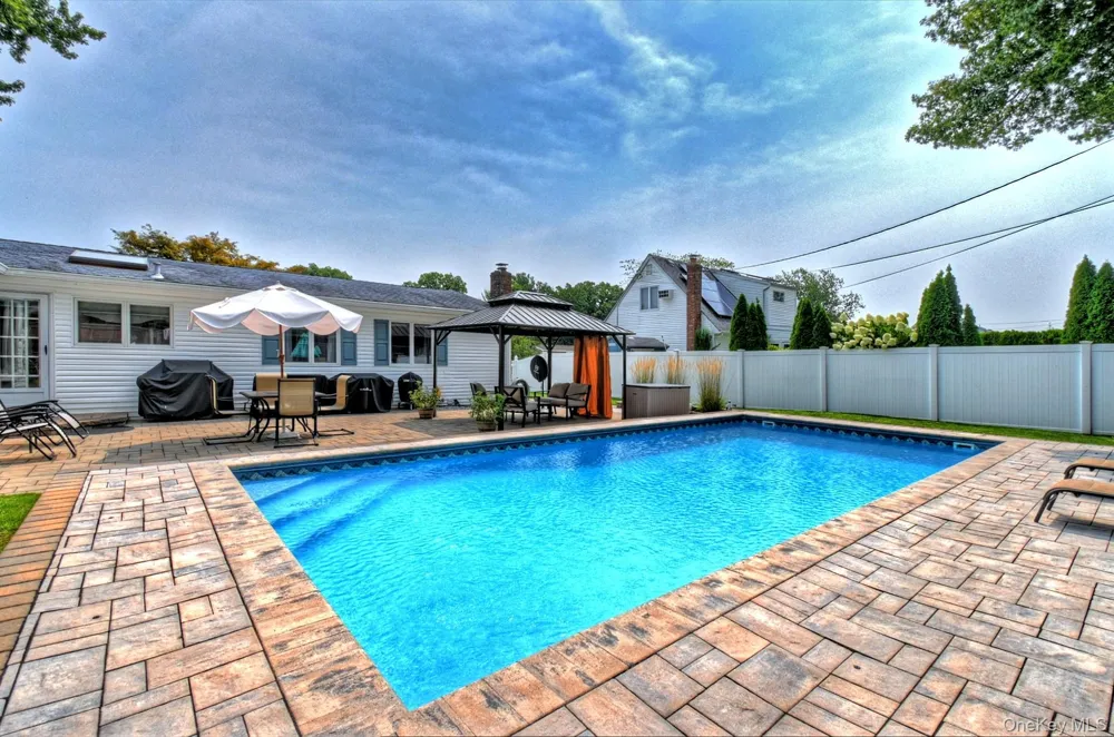 116 Shenandoah Boulevard Nesconset, NY 11767