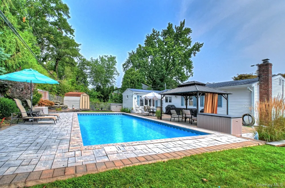 116 Shenandoah Boulevard Nesconset, NY 11767
