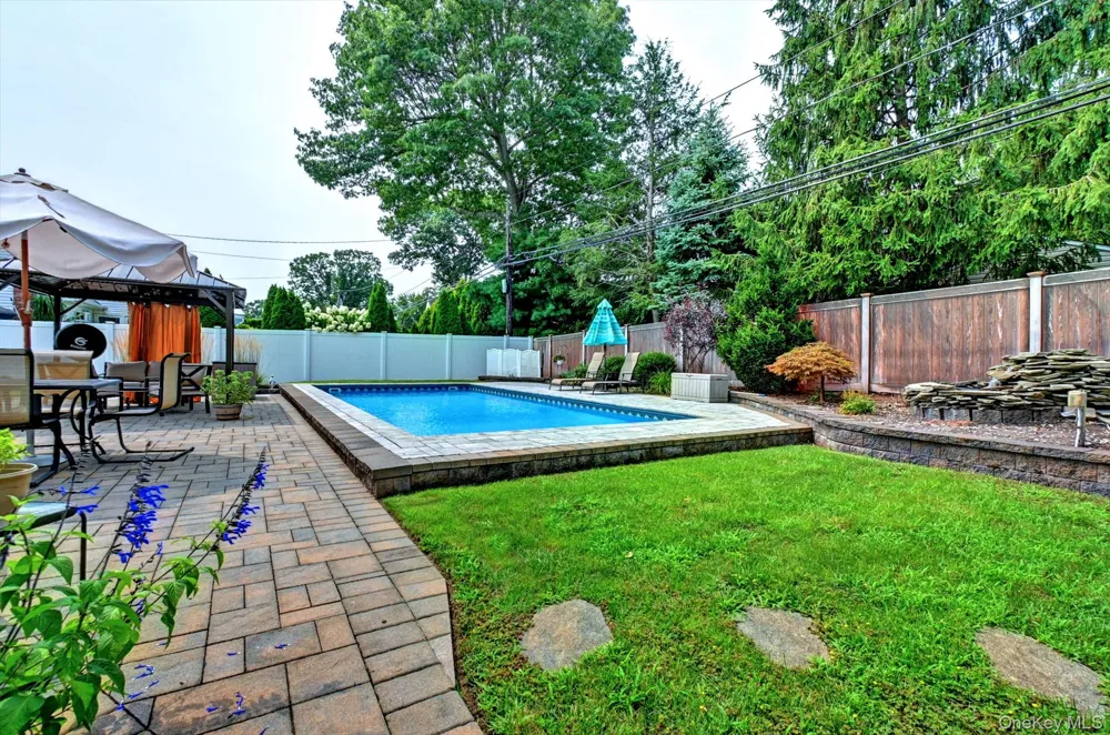 116 Shenandoah Boulevard Nesconset, NY 11767