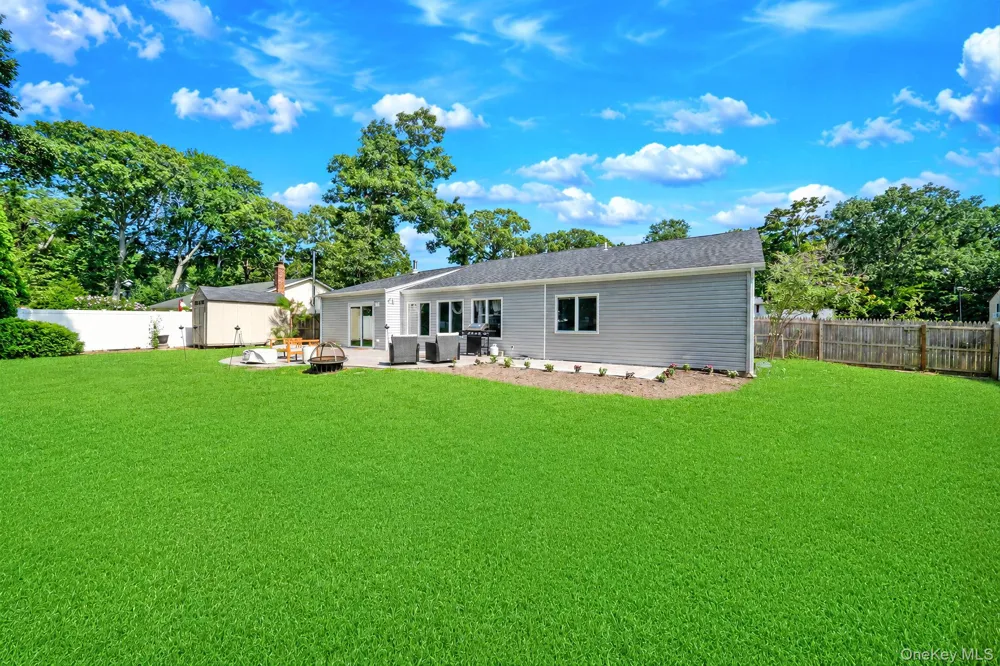 60 Thomas Street Coram, NY 11727