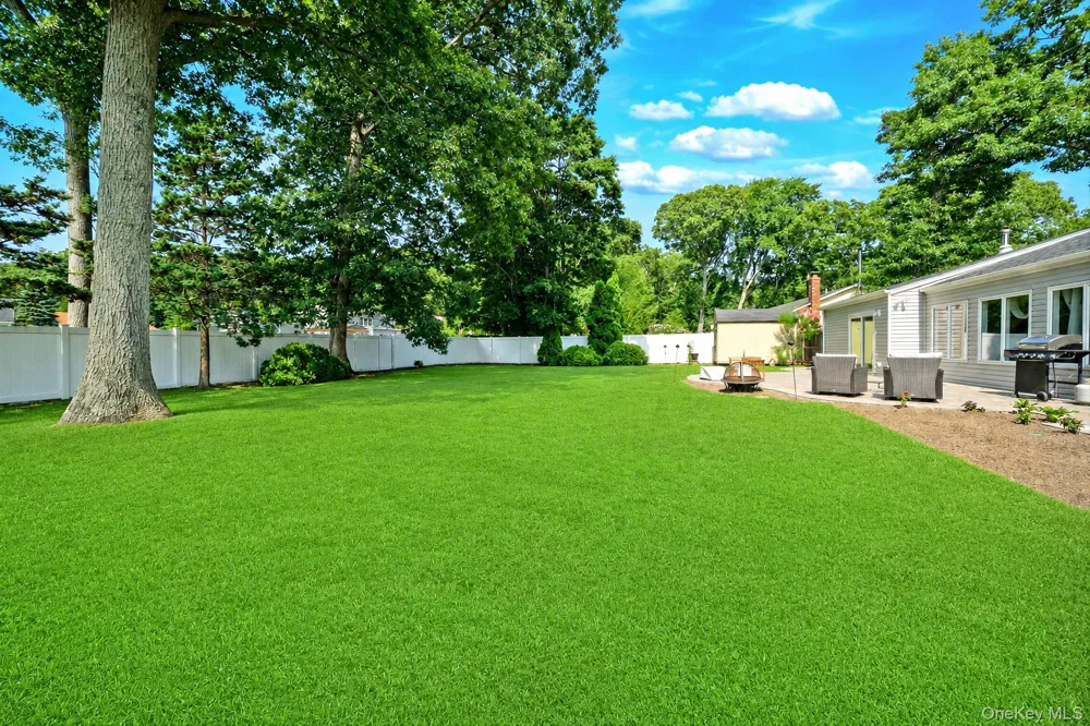 60 Thomas Street Coram, NY 11727
